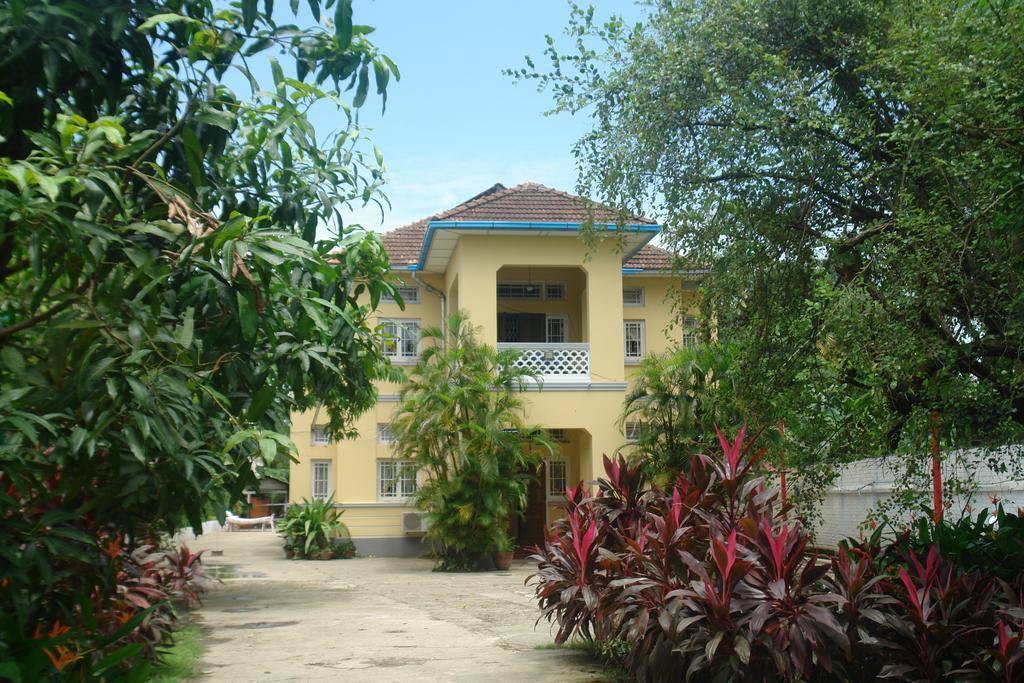 Golden Guest Inn Rangun Zewnętrze zdjęcie