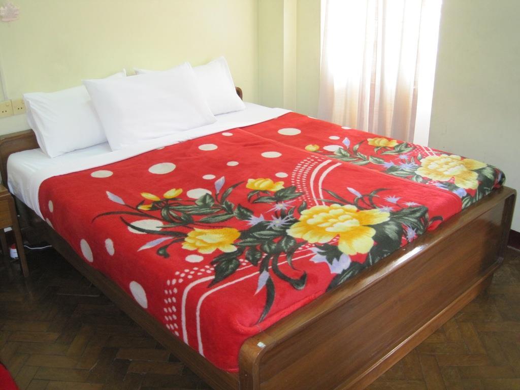 Golden Guest Inn Rangun Zewnętrze zdjęcie