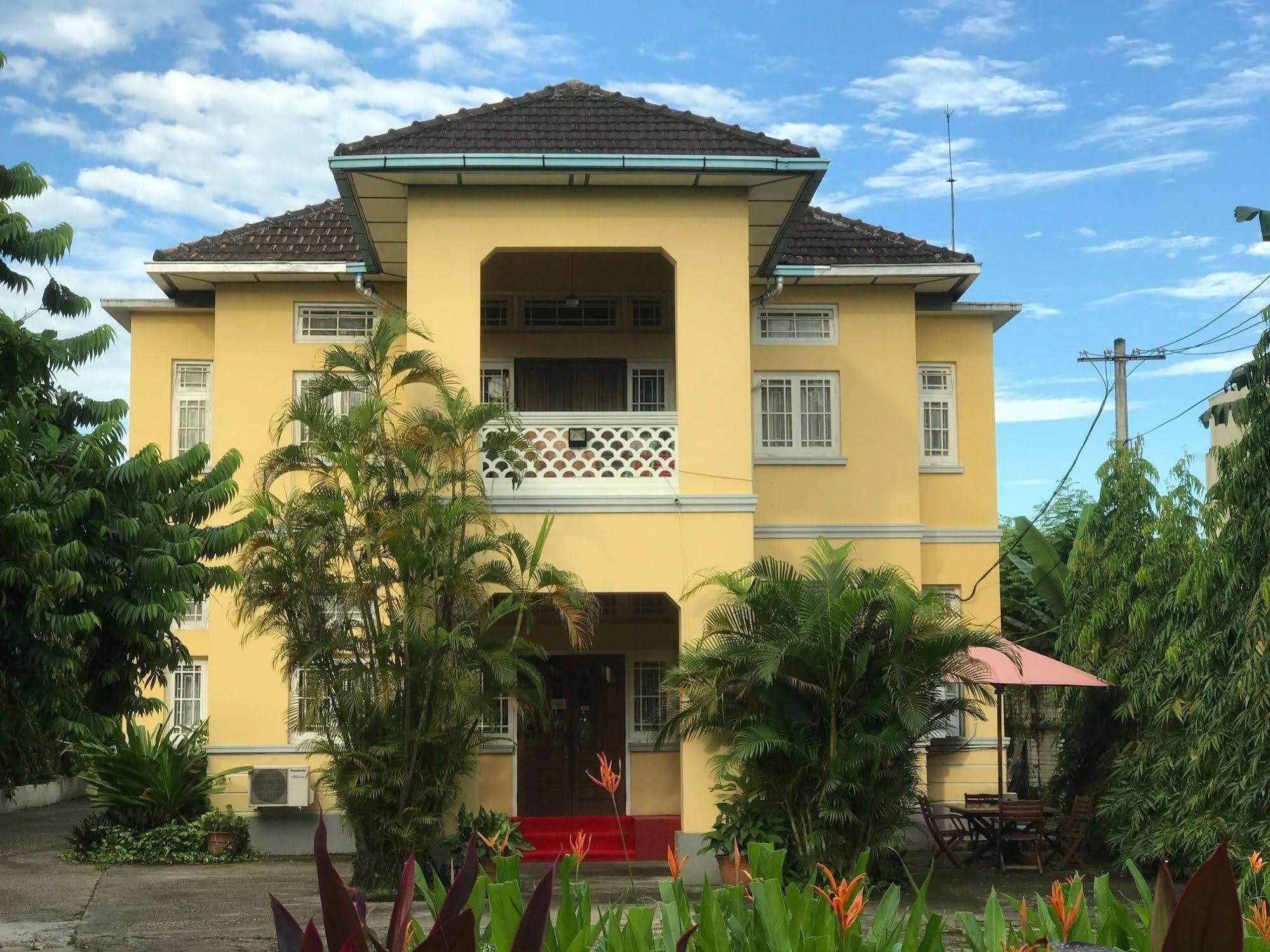 Golden Guest Inn Rangun Zewnętrze zdjęcie