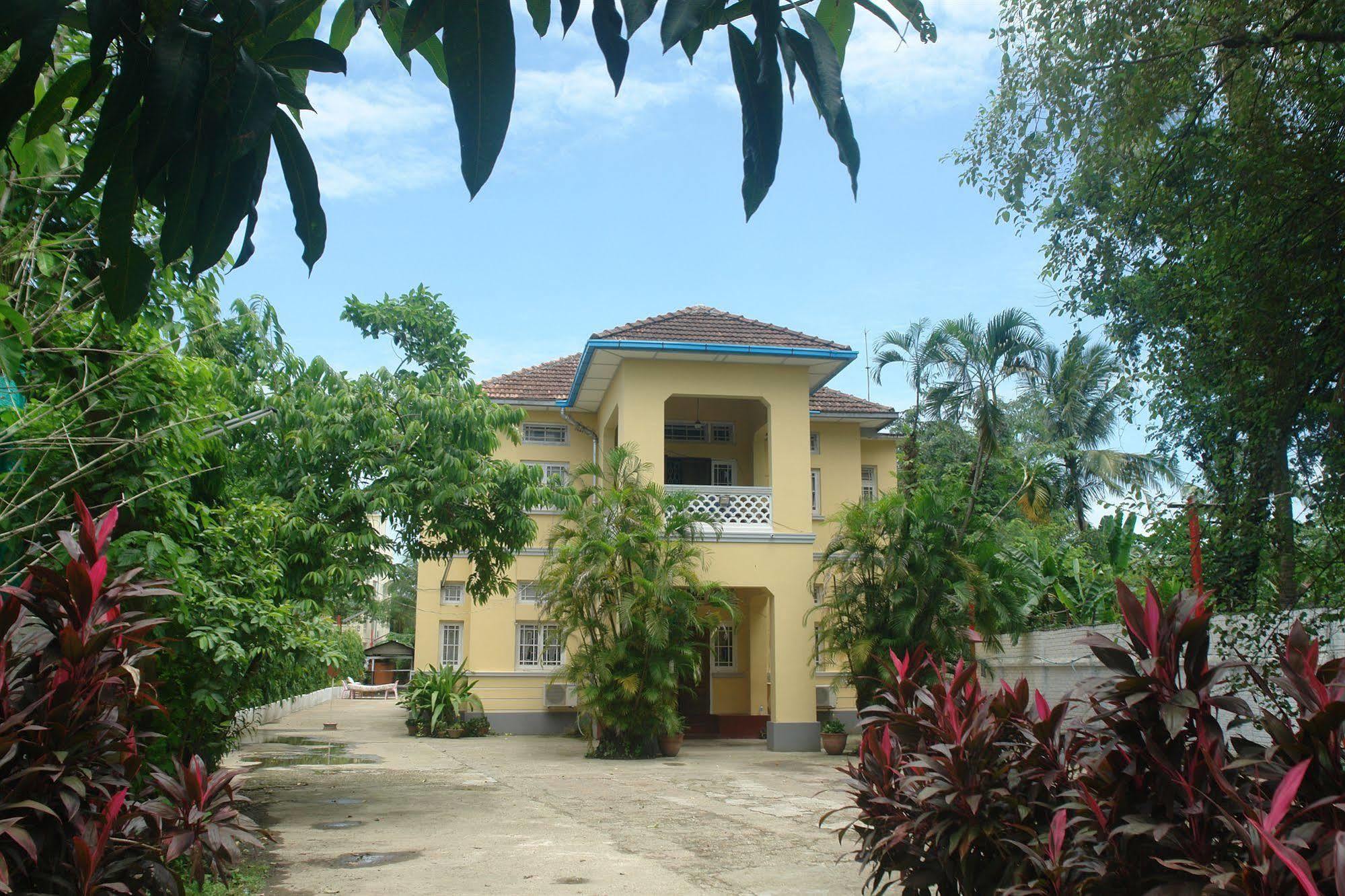 Golden Guest Inn Rangun Zewnętrze zdjęcie