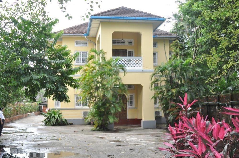 Golden Guest Inn Rangun Zewnętrze zdjęcie