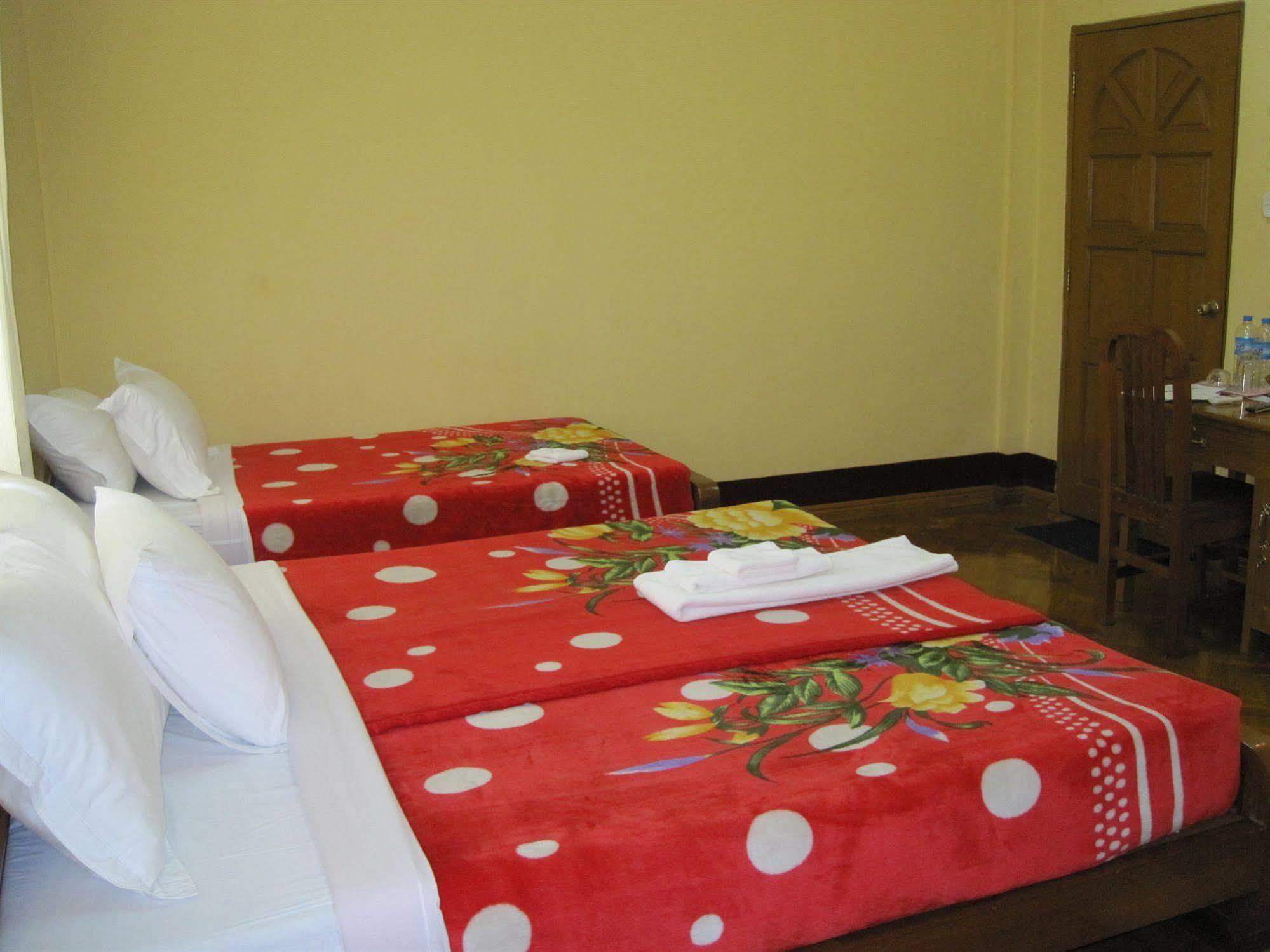 Golden Guest Inn Rangun Zewnętrze zdjęcie
